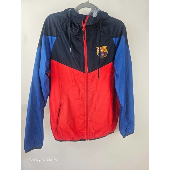 Men's sz M, Windbreaker, FCB, Dual b pockets with hood, excellent condition - Picture 1 of 4